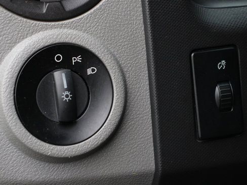 Used 2014 Ford E-350 and Econoline 350 Super Duty w/ Power Windows & Locks Group image 18