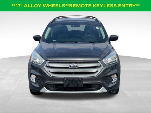 Used 2018 Ford Escape SE image 2