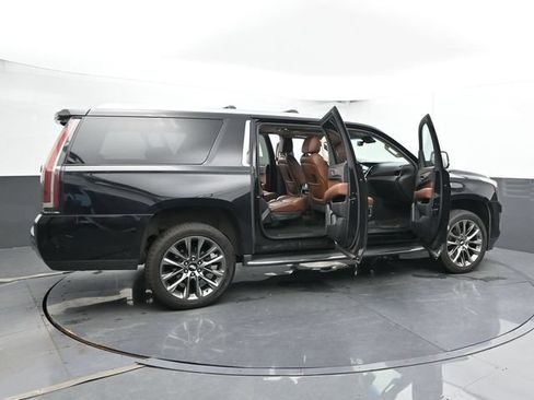 Used 2018 Cadillac Escalade ESV Premium Luxury AWD/4WD image 57