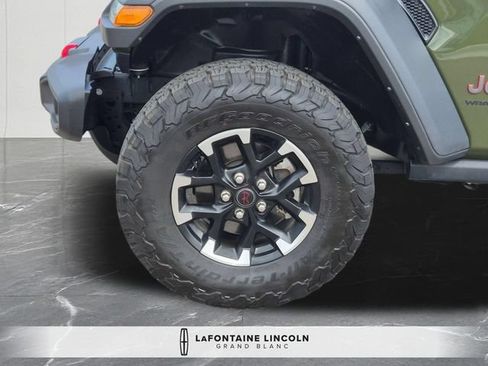 Used 2024 Jeep Wrangler Rubicon w/ Technology Group AWD/4WD image 30