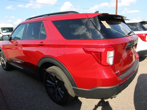 Used 2024 Ford Explorer XLT w/ Equipment Group 202A AWD/4WD image 5