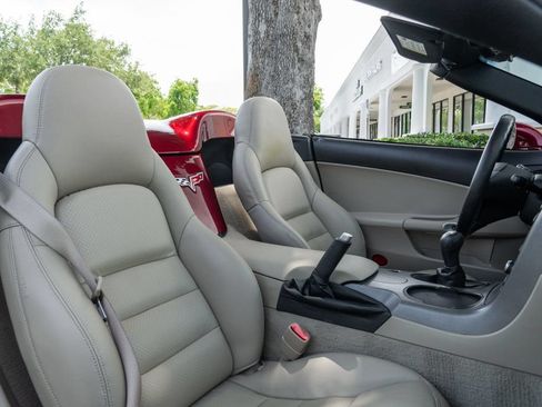 Used 2007 Chevrolet Corvette Convertible w/ Performance Package RWD image 23