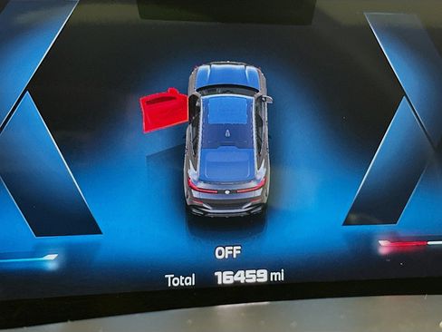 Used 2025 BMW X6 M60i image 9