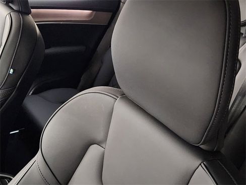 Used 2025 Volvo XC90 B5 Plus image 14