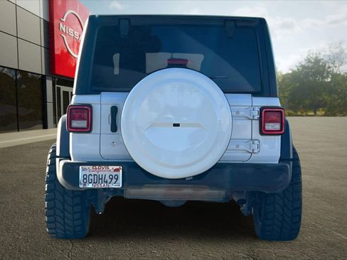 Used 2018 Jeep Wrangler Unlimited Sport image 8