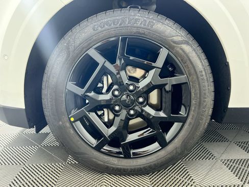New 2027 Kia Carnival SX w/ Dark Edition Package FWD image 13
