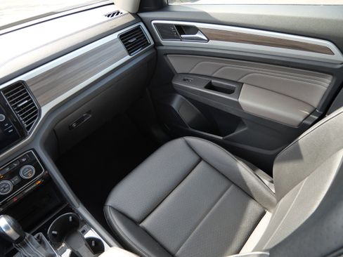 Certified 2023 Volkswagen Atlas SEL image 11