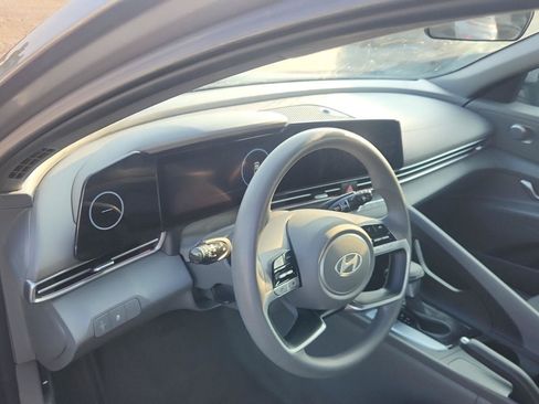 Used 2024 Hyundai Elantra SEL FWD image 10