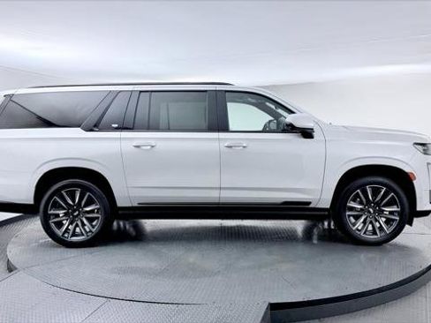 Used 2021 Cadillac Escalade ESV Sport Platinum RWD image 9