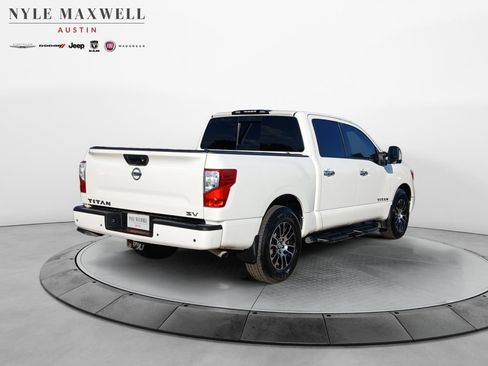 Used 2021 Nissan Titan SV w/ SV Convenience Package RWD image 16