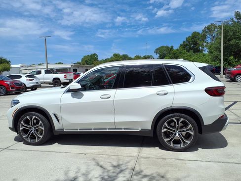 Used 2023 BMW X5 xDrive40i w/ Parking Assistance Package AWD/4WD image 14