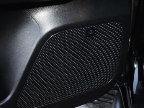 Used 2019 Toyota Tacoma TRD Sport image 24