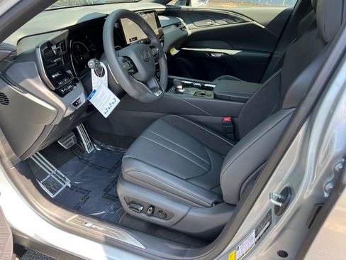 New 2026 Lexus RX 500h F Sport w/ Appearance Package AWD/4WD image 9