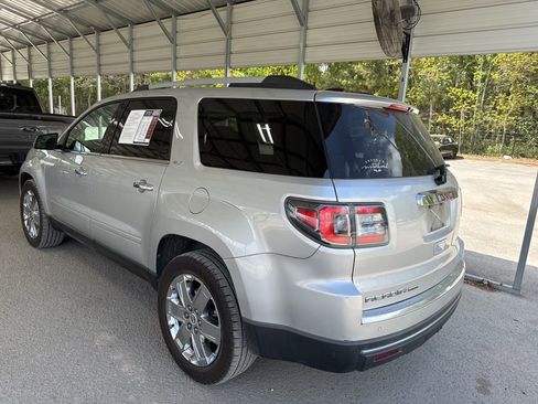 Used 2017 GMC Acadia Limited SLT image 3