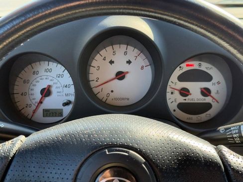 Used 2002 Toyota MR2 image 17