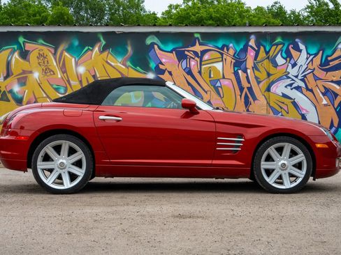 Used 2008 Chrysler Crossfire Limited RWD image 6