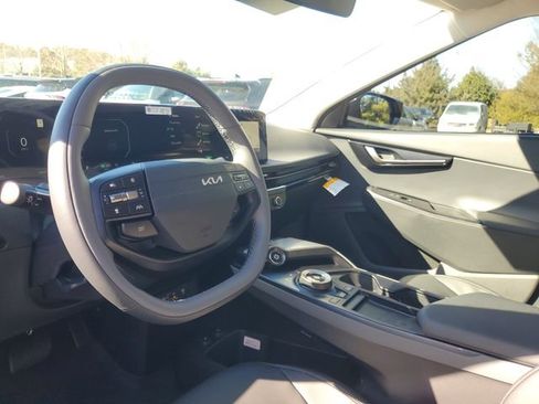 New 2025 Kia EV6 Light w/ Light LR Technology Package image 12