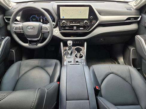 Used 2026 Toyota Highlander Platinum AWD/4WD image 20