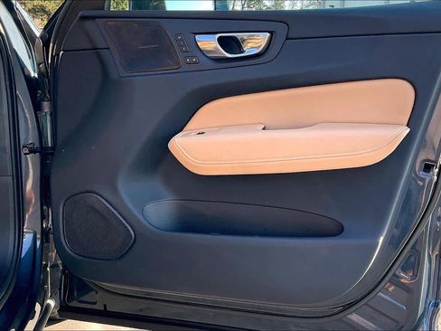 Used 2023 Volvo XC60 B5 Ultimate w/ Climate Package image 27