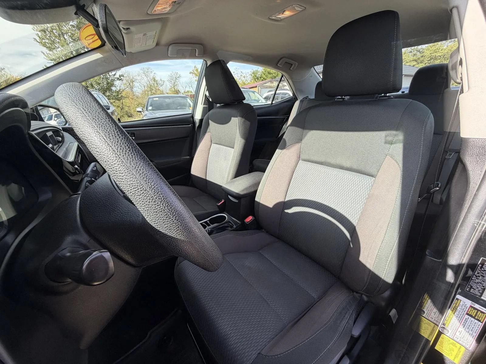 Used 2018 Toyota Corolla LE FWD image 13