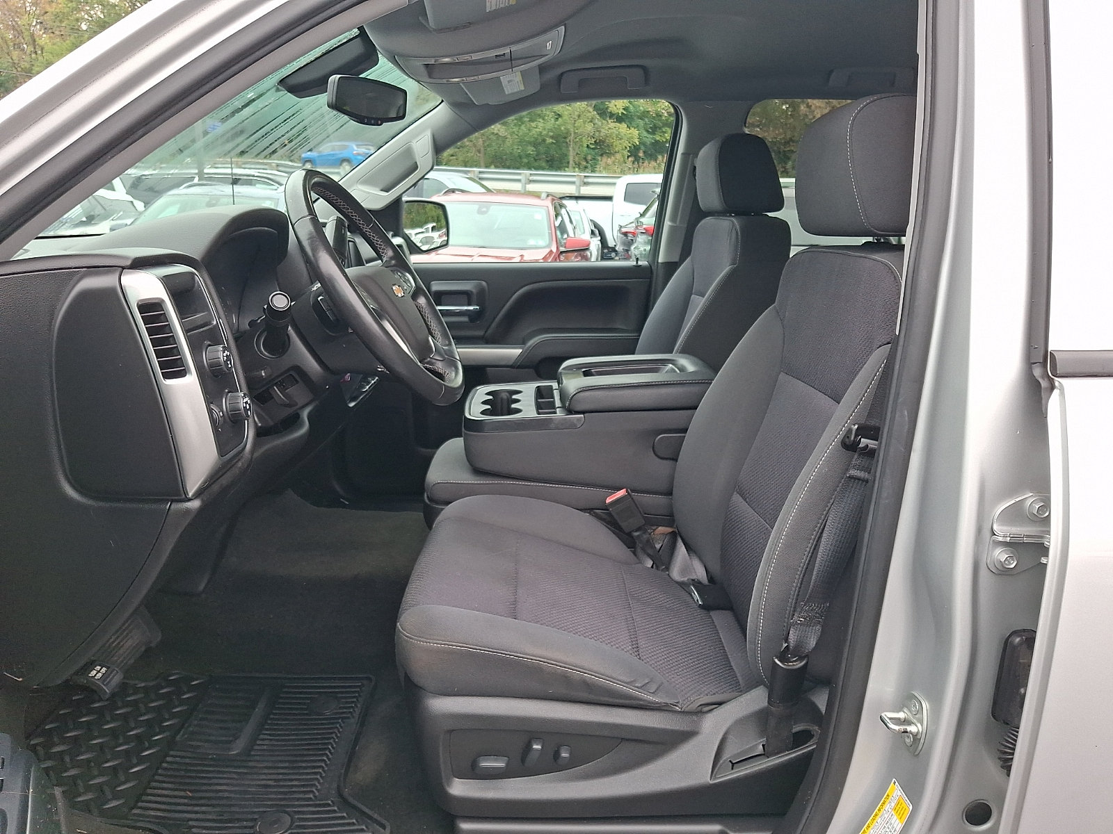 Used 2018 Chevrolet Silverado 1500 LT w/ LT Eassist Package AWD/4WD image 12