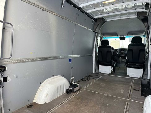 Used 2016 Freightliner Sprinter 2500 image 19