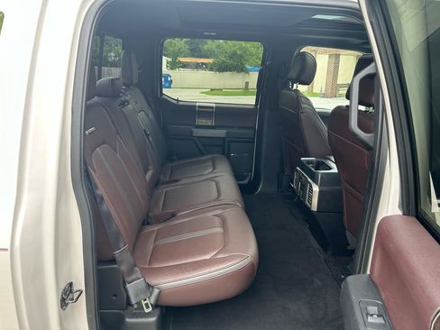 Used 2015 Ford F150 Platinum w/ Equipment Group 701A Luxury AWD/4WD image 16