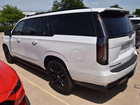 Used 2023 Cadillac Escalade ESV Sport Platinum w/ LPO, ONYX Package AWD/4WD image 7