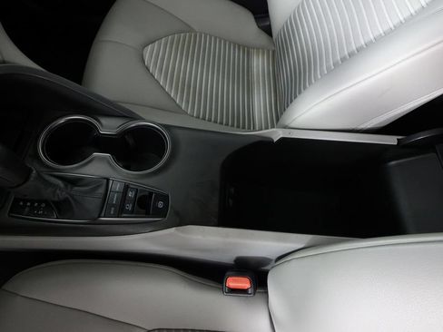 Used 2023 Toyota Camry SE FWD image 32