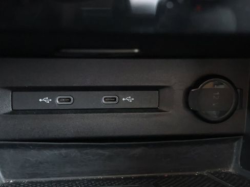 Used 2024 Volkswagen Taos SE image 25