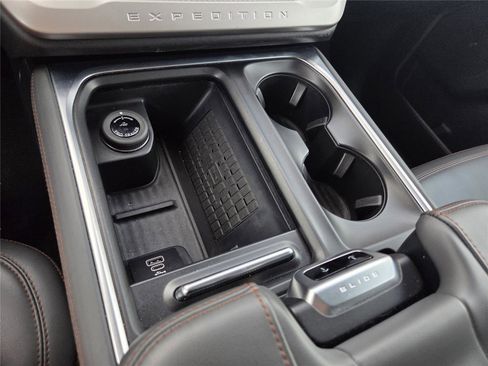 Used 2025 Ford Expedition Max Active AWD/4WD image 14