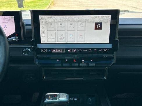 Used 2024 GMC Hummer EV 3X w/ LPO, Illumination Package AWD/4WD image 16