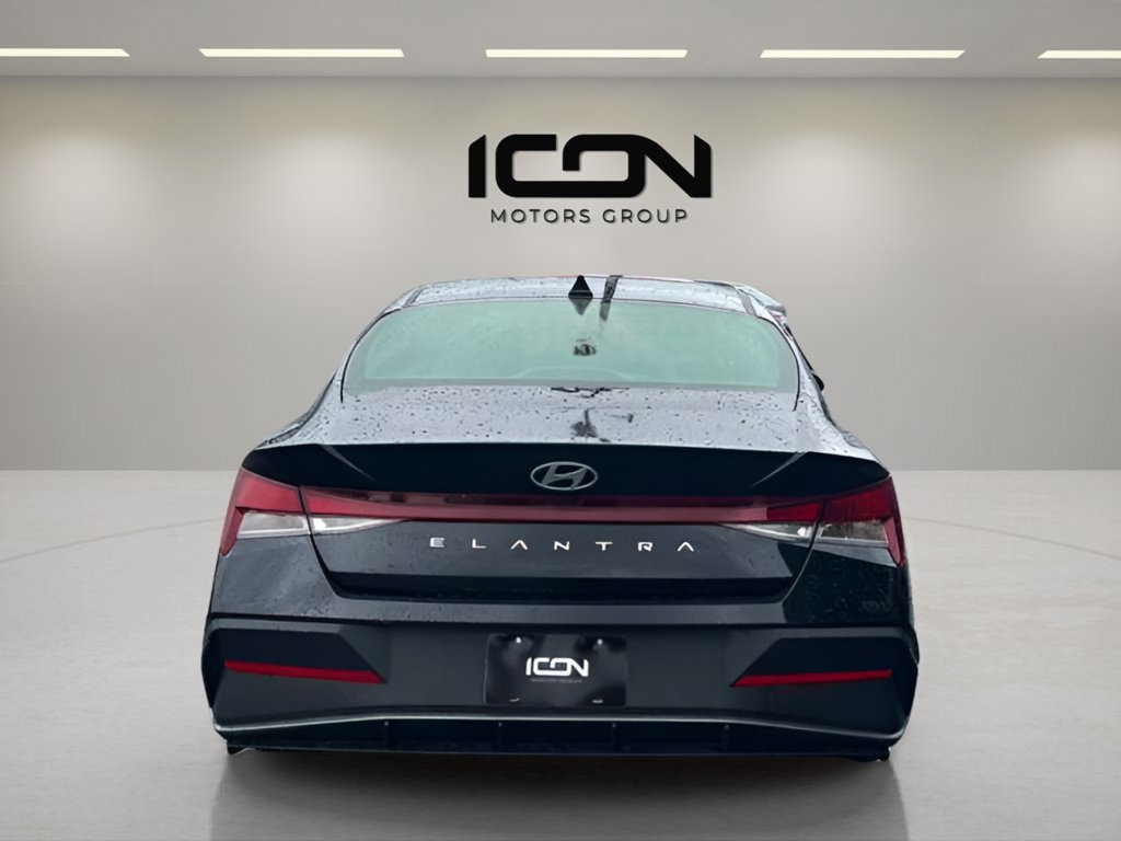 Used 2024 Hyundai Elantra SEL FWD image 4