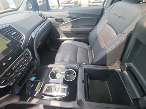 Certified 2025 Honda Passport Black Edition image 25