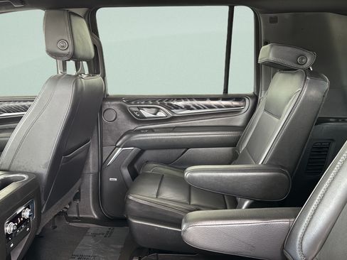 Used 2022 GMC Yukon XL Denali RWD image 22
