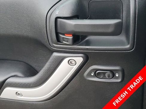 Used 2018 Jeep Wrangler Unlimited Sahara image 20