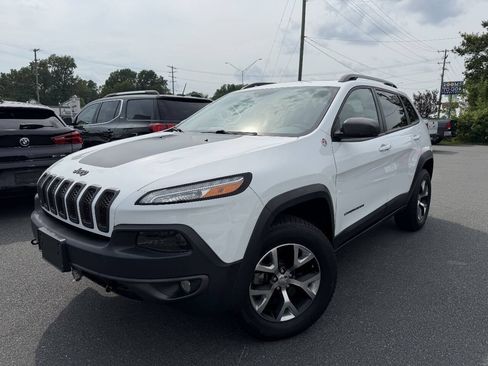 Used 2017 Jeep Cherokee Trailhawk AWD/4WD image 1