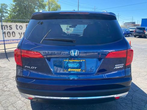 Used 2018 Honda Pilot Touring image 3