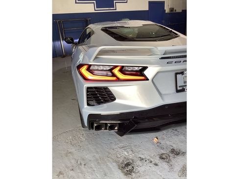 Used 2021 Chevrolet Corvette Stingray Coupe w/ Z51 Performance Package RWD image 27