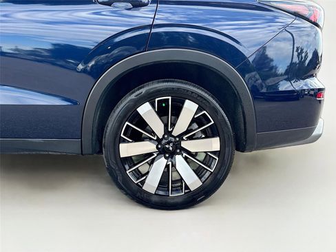 Used 2025 Mitsubishi Outlander SE image 29