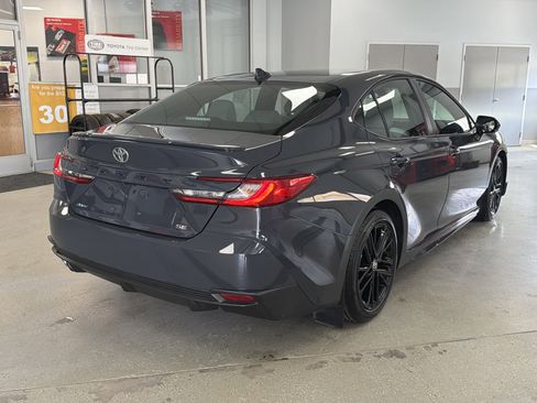 Used 2026 Toyota Camry SE FWD image 3