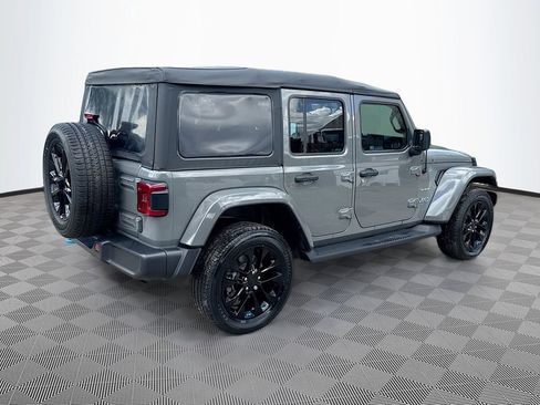 Used 2023 Jeep Wrangler Unlimited Sahara w/ Cold Weather Group AWD/4WD image 6