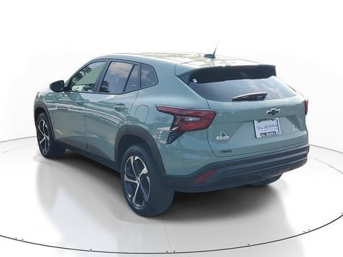 Certified 2024 Chevrolet Trax RS w/ Driver Confidence Package FWD image 3