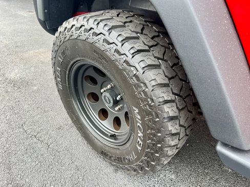 Used 2015 Jeep Wrangler Sport image 14