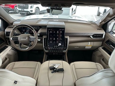 New 2026 GMC Yukon XL Denali w/ Denali Reserve Package image 20