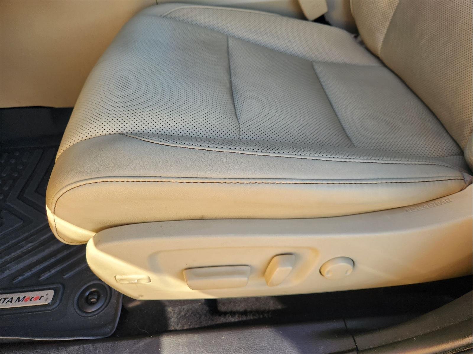 Used 2019 Toyota Highlander Limited FWD image 23