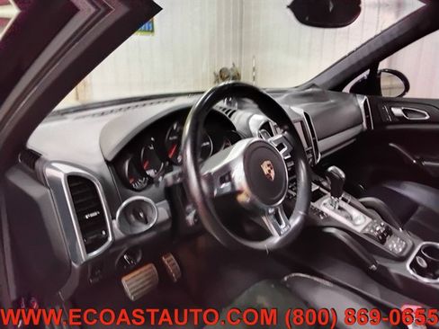 Used 2011 Porsche Cayenne Turbo AWD/4WD image 11
