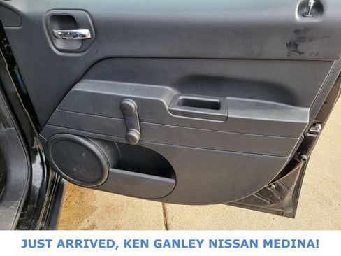 Used 2016 Jeep Patriot Sport image 21