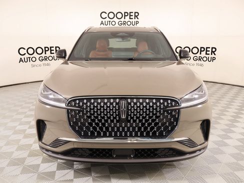 Used 2026 Lincoln Aviator Reserve AWD/4WD image 9