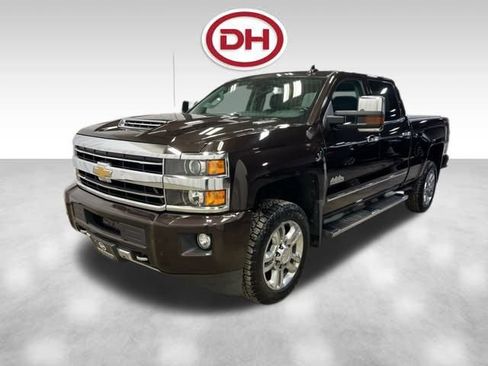 Used 2018 Chevrolet Silverado 2500 High Country w/ Duramax Plus Package image 7